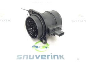 Usados Medidor de masa de aire Kia Stonic (YB) 1.0i T-GDi 12V Eco-Dynamics+ Precio € 35,00 Norma de margen ofrecido por Snuverink Autodemontage