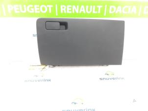Used Glovebox Kia Stonic (YB) 1.0i T-GDi 12V Eco-Dynamics+ Price € 50,00 Margin scheme offered by Snuverink Autodemontage