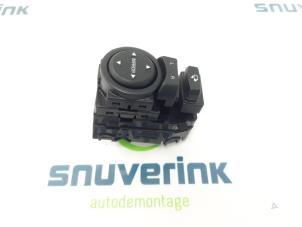 Used Mirror switch Kia Stonic (YB) 1.0i T-GDi 12V Eco-Dynamics+ Price € 25,00 Margin scheme offered by Snuverink Autodemontage