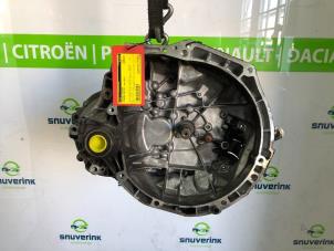 Używane Skrzynia biegów Citroen DS3 (SA) 1.4 HDi Cena € 500,00 Procedura marży oferowane przez Snuverink Autodemontage