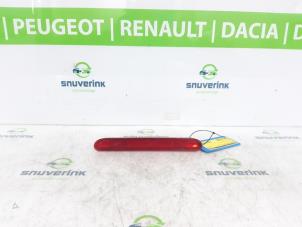 Gebrauchte Zusätzliches Bremslicht Mitte Peugeot Expert (VA/VB/VE/VF/VY) 2.0 Blue HDi 120 16V Preis € 24,20 Mit Mehrwertsteuer angeboten von Snuverink Autodemontage