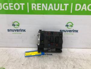 Usagé Boîte à fusibles Peugeot 206 SW (2E/K) 1.4 Prix € 40,00 Règlement à la marge proposé par Snuverink Autodemontage