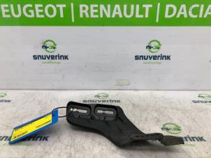 Used Front bumper bracket, left Peugeot 208 I (CA/CC/CK/CL) 1.2 Vti 12V PureTech 82 Price on request offered by Snuverink Autodemontage