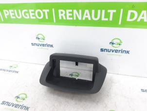 Usados Pieza de salpicadero Renault Megane III Berline (BZ) 1.4 16V TCe 130 Precio de solicitud ofrecido por Snuverink Autodemontage