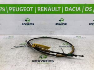 Used Parking brake cable Renault Trafic New (FL) 2.0 dCi 16V 115 Price € 24,20 Inclusive VAT offered by Snuverink Autodemontage