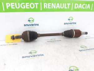 Używane Os napedowa lewy przód Renault Megane III Berline (BZ) 1.4 16V TCe 130 Cena € 175,00 Procedura marży oferowane przez Snuverink Autodemontage