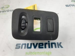 Usados Interruptor faro lhv Renault Master IV (FV) 2.3 dCi 145 16V FWD Precio € 24,20 IVA incluido ofrecido por Snuverink Autodemontage
