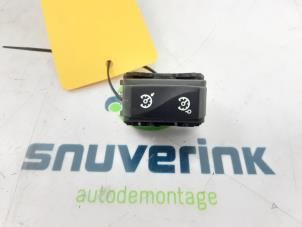 Used Cruise control switch Renault Master IV (FV) 2.3 dCi 145 16V FWD Price on request offered by Snuverink Autodemontage