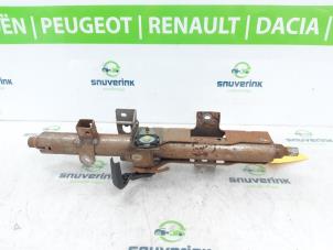 Used Steering column housing Renault Master IV (FV) 2.3 dCi 145 16V FWD Price on request offered by Snuverink Autodemontage