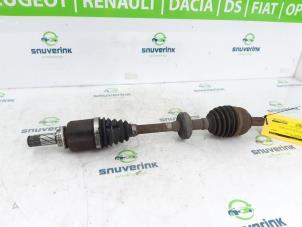 Usagé Arbre de transmission avant gauche Renault Twingo II (CN) 1.5 dCi 75 FAP Prix € 30,00 Règlement à la marge proposé par Snuverink Autodemontage