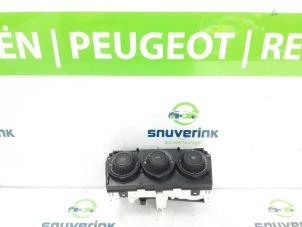 Używane Panel sterowania nagrzewnicy Peugeot 308 SW (4E/H) 1.6 VTI 16V Cena na żądanie oferowane przez Snuverink Autodemontage
