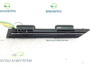 Used Dashboard vent Opel Astra L (F3/FB/FM/FP) 1.2 Turbo 110 12V Price € 75,00 Margin scheme offered by Snuverink Autodemontage