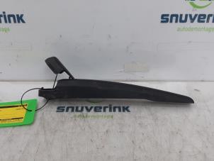Used Rear wiper arm Opel Astra L (F3/FB/FM/FP) 1.2 Turbo 110 12V Price € 20,00 Margin scheme offered by Snuverink Autodemontage