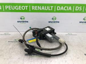 Used Parking brake motor Peugeot 3008 I (0U/HU) 1.6 VTI 16V Price on request offered by Snuverink Autodemontage