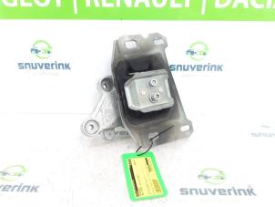 Used Engine mount Opel Astra L (F3/FB/FM/FP) 1.2 Turbo 110 12V Price € 40,00 Margin scheme offered by Snuverink Autodemontage