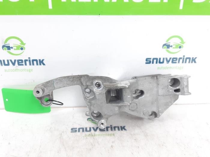 Usagé Support dynamo haut Opel Astra L (F3/FB/FM/FP) 1.2 Turbo 110 12V Prix € 36,28 Prix TTC proposé par Snuverink Autodemontage