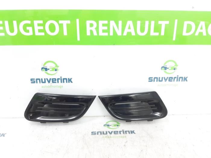 Używane Listwa ozdobna Renault Twingo II (CN) 1.2 16V Cena € 34,00 Procedura marży oferowane przez Snuverink Autodemontage