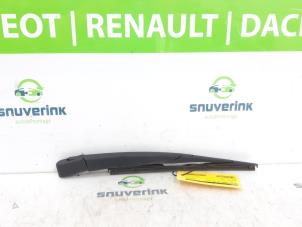 Usados Brazo de limpiaparabrisas detrás Renault Scénic III (JZ) 2.0 16V CVT Precio de solicitud ofrecido por Snuverink Autodemontage