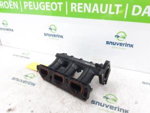 Używane Kolektor dolotowy Renault Clio IV (5R) 0.9 Energy TCE 90 12V Cena € 90,00 Procedura marży oferowane przez Snuverink Autodemontage
