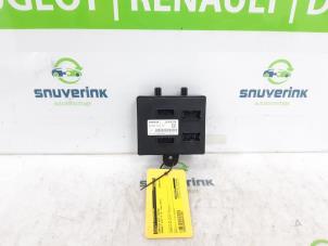 Używane Sterownik Body Control Renault Clio IV (5R) 0.9 Energy TCE 90 12V Cena € 90,00 Procedura marży oferowane przez Snuverink Autodemontage