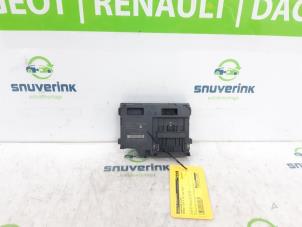 Used Card reader (lock) Renault Clio IV (5R) 0.9 Energy TCE 90 12V Price € 20,00 Margin scheme offered by Snuverink Autodemontage