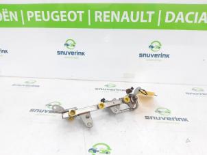 Used Fuel injector nozzle Renault Clio IV (5R) 0.9 Energy TCE 90 12V Price on request offered by Snuverink Autodemontage