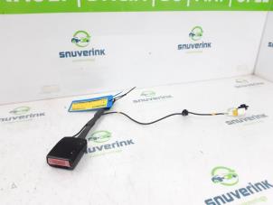 Usados Lengüeta cinturón de seguridad izquierda delante Peugeot 308 (4A/C) 1.4 VTI 16V Precio € 25,00 Norma de margen ofrecido por Snuverink Autodemontage