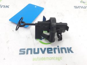 Used Tailgate lock mechanism Peugeot 108 1.0 12V Price on request offered by Snuverink Autodemontage