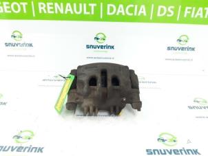Gebrauchte Bremszange rechts vorne Renault Master IV (FV) 2.3 dCi 145 16V FWD Preis auf Anfrage angeboten von Snuverink Autodemontage