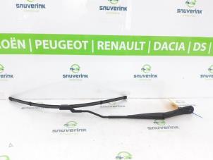 Used Front wiper arm Renault Clio V (RJAB) 1.0 TCe 90 12V Price € 30,00 Margin scheme offered by Snuverink Autodemontage