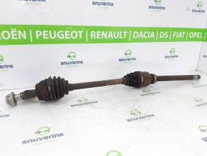 Usagé Arbre de transmission avant droit Peugeot Boxer (U9) 2.2 HDi 100 Euro 4 Prix € 96,80 Prix TTC proposé par Snuverink Autodemontage