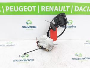 Gebrauchte Türschlossmechanik 2-türig rechts Citroen C2 (JM) 1.1 Preis € 25,00 Margenregelung angeboten von Snuverink Autodemontage