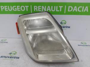 Używane Reflektor prawy Citroen C2 (JM) 1.1 Cena € 40,00 Procedura marży oferowane przez Snuverink Autodemontage