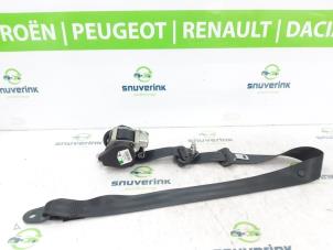 Używane Pas bezpieczenstwa prawy przód Dacia Duster (HS) 1.2 TCE 16V Cena € 124,98 Procedura marży oferowane przez Snuverink Autodemontage