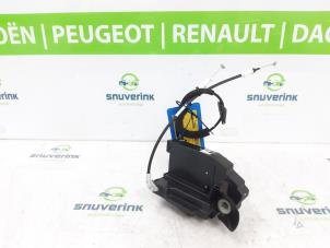 Usagé Serrure avant gauche Peugeot 308 SW (L4/L9/LC/LJ/LR) 1.6 BlueHDi 120 Prix sur demande proposé par Snuverink Autodemontage