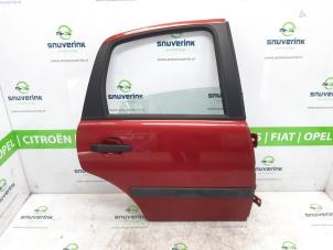 Używane Drzwi prawe tylne wersja 4-drzwiowa Citroen C3 (FC/FL/FT) 1.1 Cena € 80,00 Procedura marży oferowane przez Snuverink Autodemontage