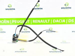 Usagé Mécanique de verrouillage porte coulissante droite Renault Kangoo Express (FC) 1.5 dCi 60 Prix € 60,50 Prix TTC proposé par Snuverink Autodemontage