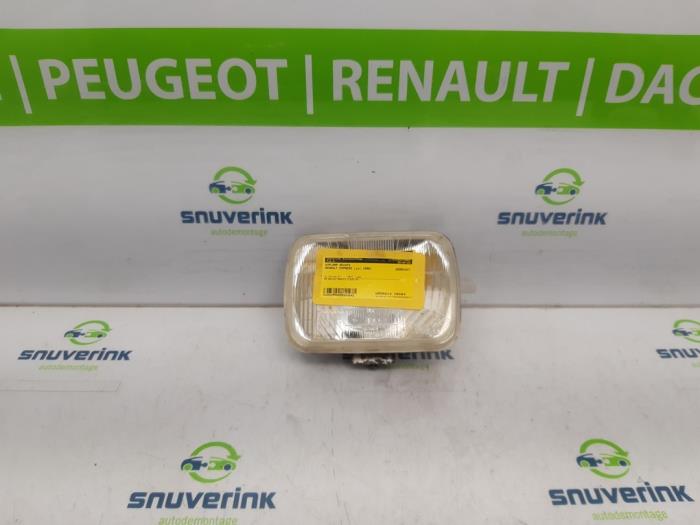 Używane Reflektor prawy Renault Express/Rapid/Extra 1.6 D Cena € 30,60 Procedura marży oferowane przez Snuverink Autodemontage