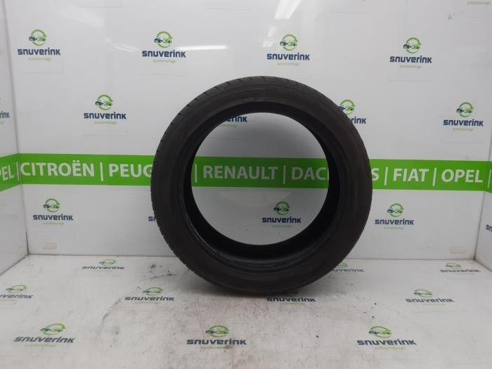 Tyre with tyre size 195/45/16 - ZOMER VREDESTEIN