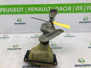 Usagé Levier de vitesse Renault Twingo (C06) 1.2 Prix € 50,00 Règlement à la marge proposé par Snuverink Autodemontage