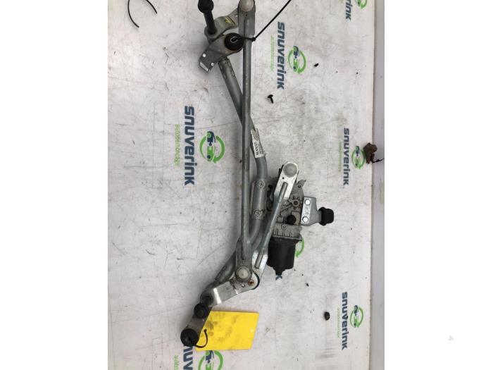 Wiper motor + mechanism from a Renault Captur (2R) 0.9 Energy TCE 12V 2016