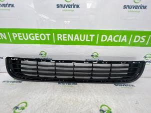 New Bumper grille Peugeot Partner (GC/GF/GG/GJ/GK) Price € 39,83 Inclusive VAT offered by Snuverink Autodemontage