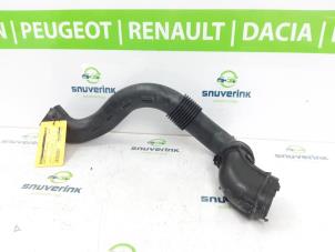 Used Air intake hose Renault Clio IV Estate/Grandtour (7R) 0.9 Energy TCE 90 12V Price € 30,00 Margin scheme offered by Snuverink Autodemontage