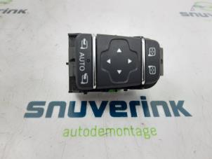 Usados Interruptor de retrovisor Renault Clio IV Estate/Grandtour (7R) 0.9 Energy TCE 90 12V Precio de solicitud ofrecido por Snuverink Autodemontage