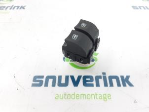 Used Electric window switch Renault Clio IV Estate/Grandtour (7R) 0.9 Energy TCE 90 12V Price € 30,00 Margin scheme offered by Snuverink Autodemontage