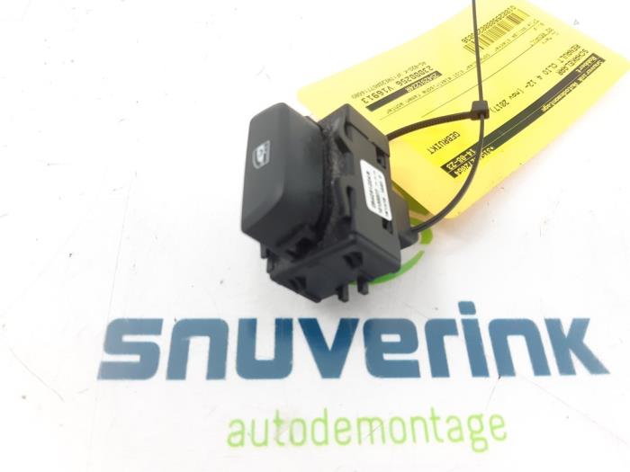 Używane Przelacznik Renault Clio IV Estate/Grandtour (7R) 0.9 Energy TCE 90 12V Cena € 14,99 Procedura marży oferowane przez Snuverink Autodemontage