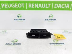 Used Dashboard vent Renault Clio IV Estate/Grandtour (7R) 0.9 Energy TCE 90 12V Price € 100,00 Margin scheme offered by Snuverink Autodemontage