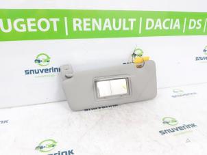 Używane Oslona przeciwsloneczna Renault Captur (2R) 0.9 Energy TCE 12V Cena € 30,00 Procedura marży oferowane przez Snuverink Autodemontage