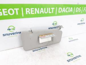 Gebrauchte Sonnenblende Renault Captur (2R) 0.9 Energy TCE 12V Preis € 25,00 Margenregelung angeboten von Snuverink Autodemontage