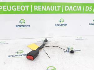 Używane Wtyk pasa bezpieczenstwa lewy przód Renault Captur (2R) 0.9 Energy TCE 12V Cena € 25,00 Procedura marży oferowane przez Snuverink Autodemontage